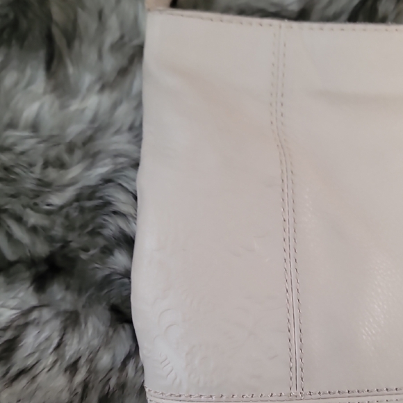 The Sak Cream Shoulder Bag - Picture 8 of 16